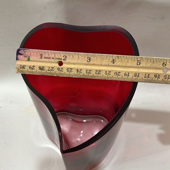 Ruby Red Glass Heart Vase Center Piece Wedding Valentine Day Love 8 3/4 In Tall - Picture 6 of 9